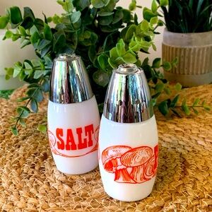 Westinghouse, Gemco, salt and pepper milk glass Mushroom set, EUC